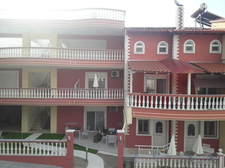 Petros House Aparthotel Sarti Bagian luar foto